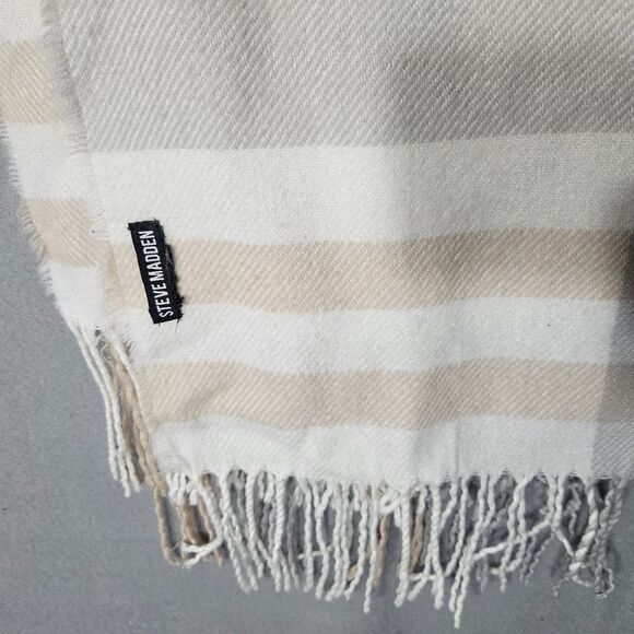 Steve Madden Blanket Scarf Tan Gray Plaid 21X76 - Picture 5 of 5